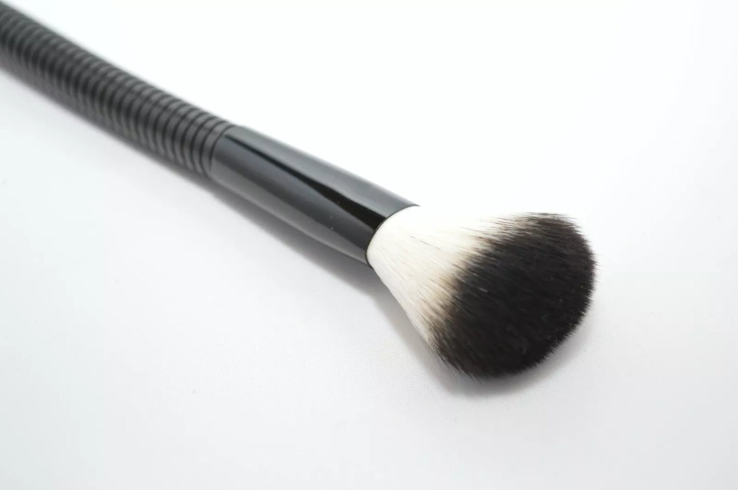 50x Avon Makeup Brushes deal for Highlight, eye, cheek and Contouring brush set