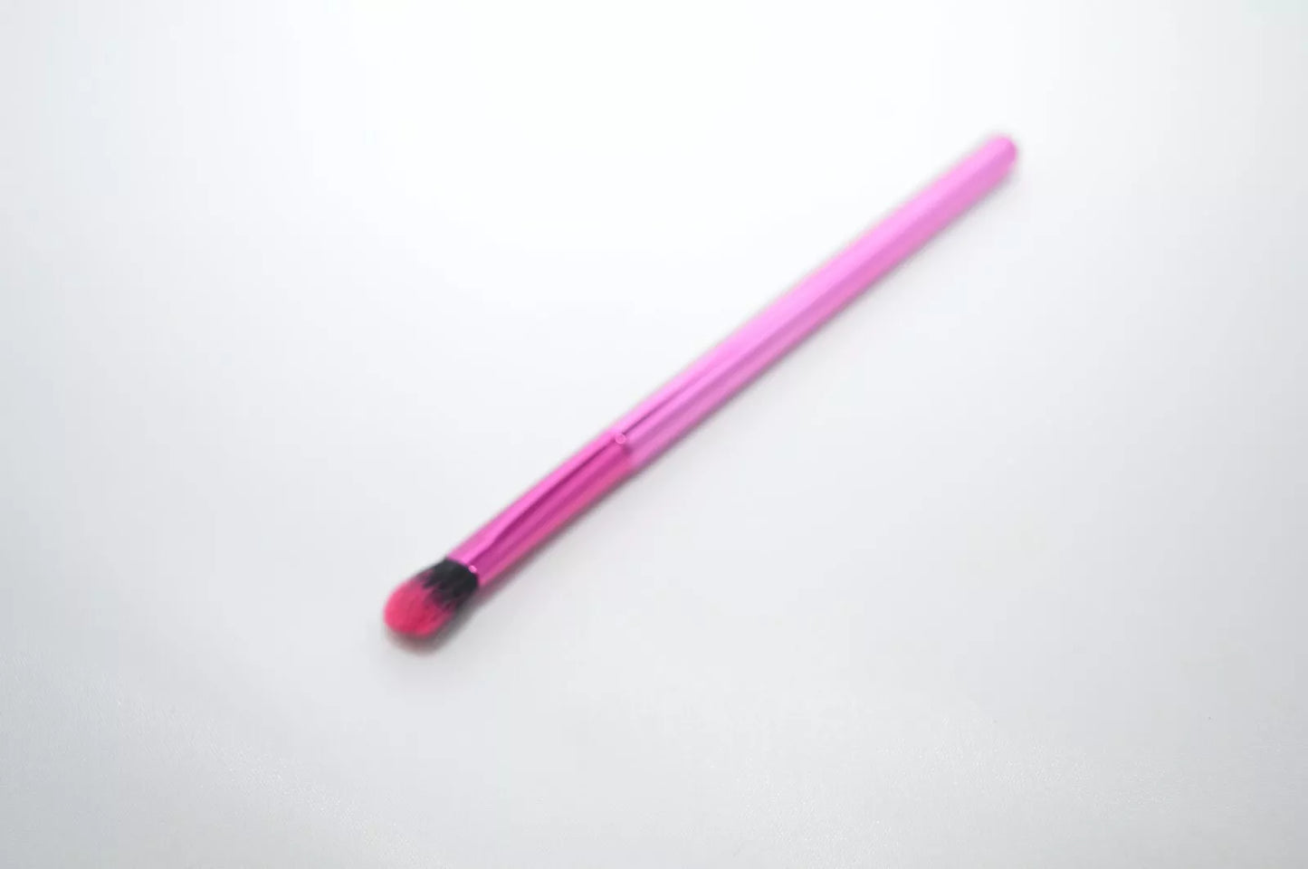 50x Avon Makeup Brushes deal for Highlight, eye, cheek and Contouring brush set