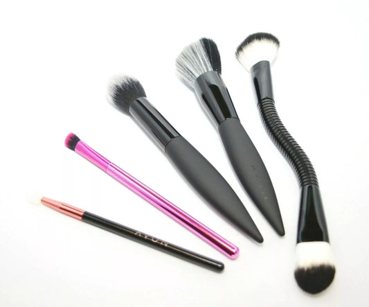 50x Avon Makeup Brushes deal for Highlight, eye, cheek and Contouring brush set