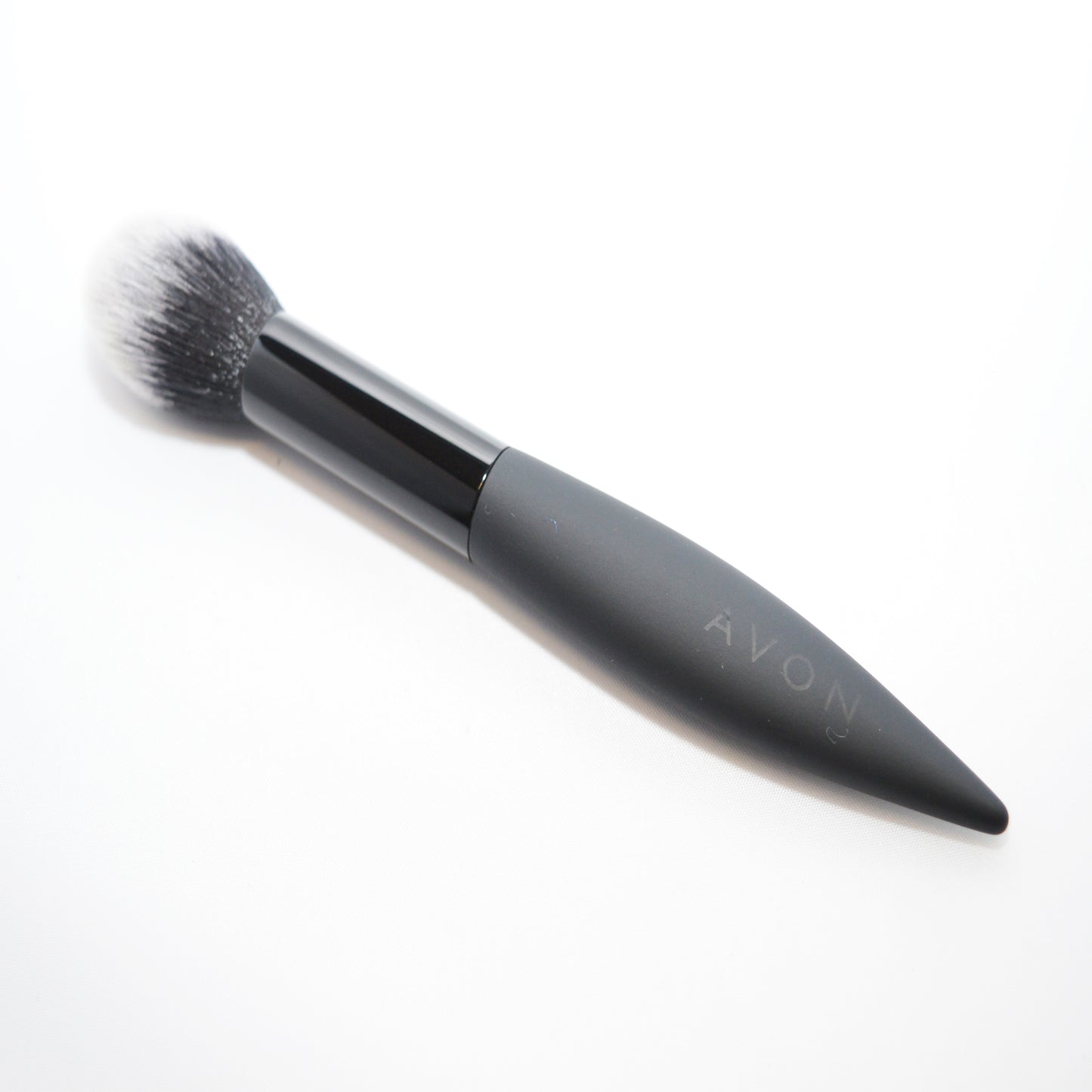 Avon Makeup Brush for Blusher cheek and Contouring 17cm